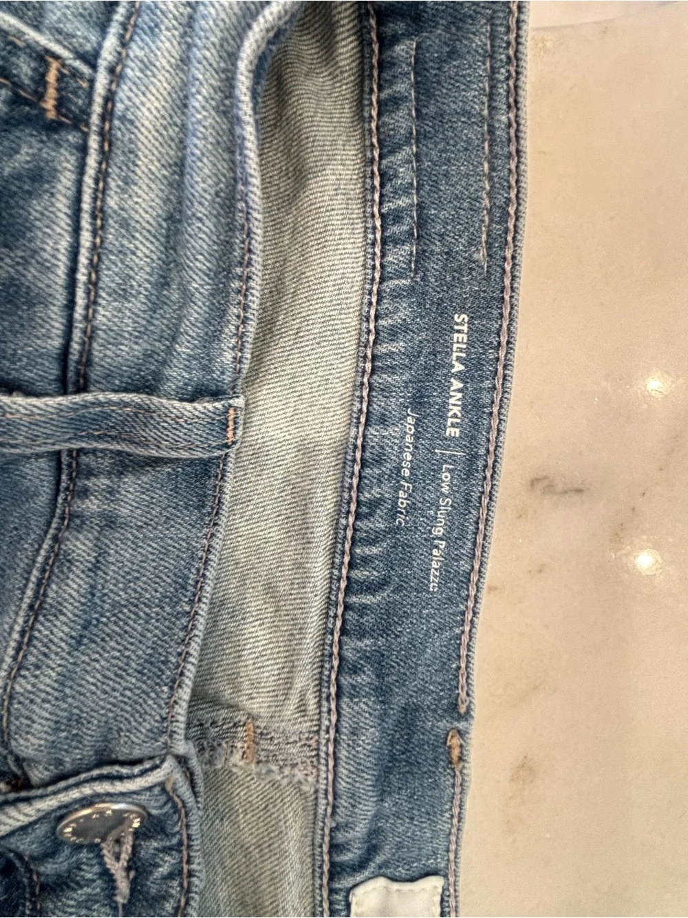 Ag Adriano Goldschmied Light Blue Wide-Leg Crop Jeans - Picture 6 of 9